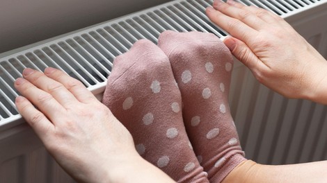 mraz, noge, radiator