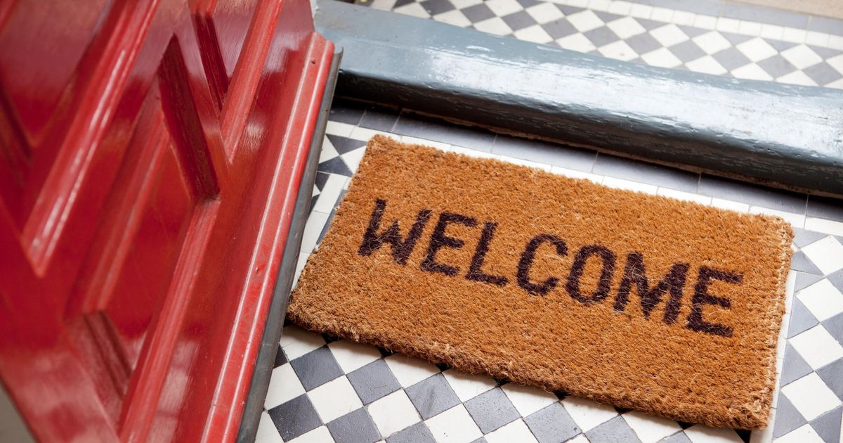 S predpražnikom TAKŠNE barve boste v dom privabili bogastvo in...