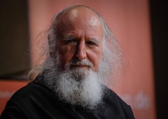 Anselm Grün: "Ni bistvo, da bi ljudje starše obtoževali, temveč da bi se z njimi pomirili."