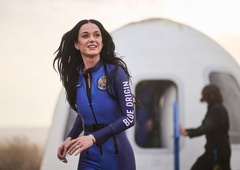 Lahko prenehamo s farso, da je bil vesoljski polet Katy Perry kaj drugega kot egotrip za milijarderje?