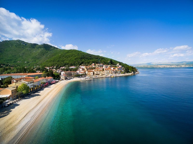 Morje človeku ni le v užitek, temveč nanj deluje tudi terapevtsko (odpotujte z nami do dobrega počutja!)