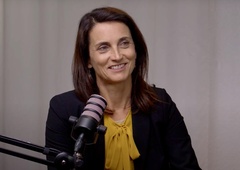 Dr. Saša Poljak Lukek: "Duševna stiska izhaja iz odnosov in prvo, kar človek potrebuje, je ODNOS."