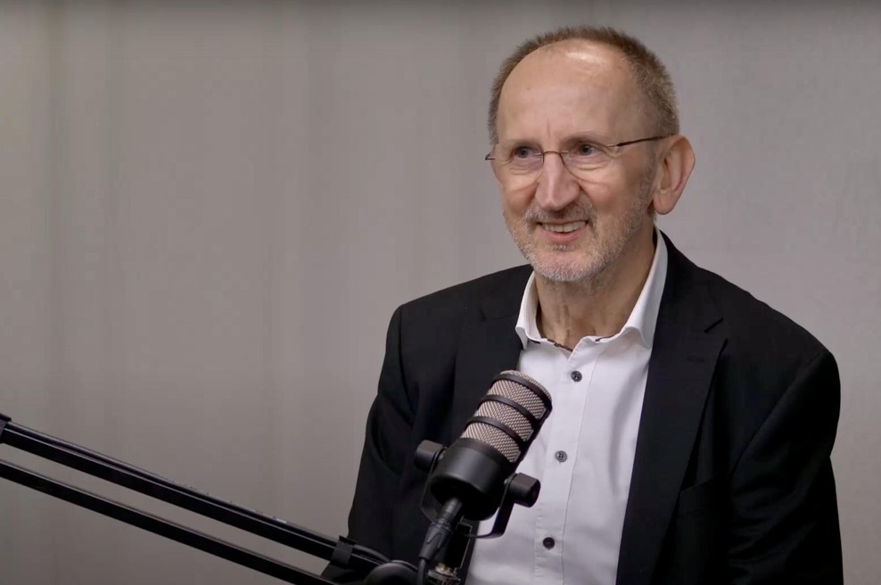 Dr. Christian Gostečnik: "Ljudje kričijo po psihoterapiji, ker želijo razumeti, kaj se jim dogaja." (foto: Sensa)