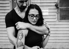 Moški, rojeni v teh znamenjih, veljajo za "najtežje" partnerje: ne želijo se ustaliti, so kritični in partnerkam pogosto strejo srce
