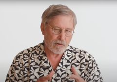 Dr. Bessel van der Kolk opozarja:"Zdravila sama po sebi pri zdravljenju travme niso učinkovita"
