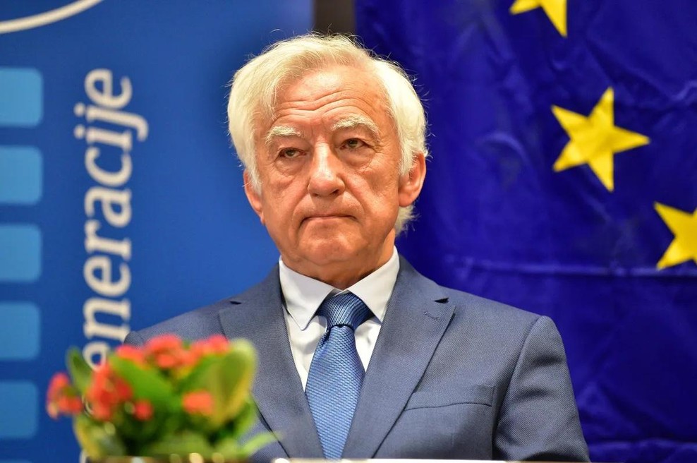 Uroš Lipušček: "Očitno se bomo znova soočili s poskusi prisilnega cepljenja z nepreizkušenimi cepivi." (foto: BOBO)