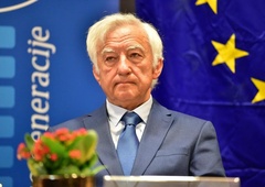 Uroš Lipušček: "Očitno se bomo znova soočili s poskusi prisilnega cepljenja z nepreizkušenimi cepivi."