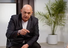 Ruski zdravnik: "Če želite odpraviti določene bolečine v hrbtenici in sklepih, naredite to – traja le 5 sekund!"