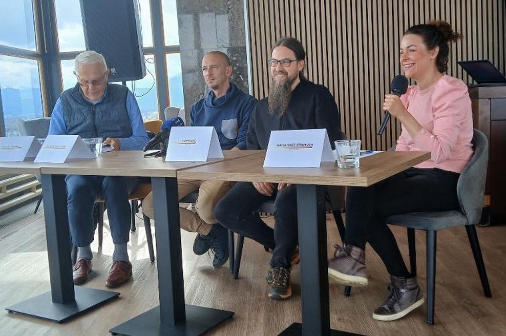 Več kot 40.000 pacientov in 1.000 psihoterapevtov poziva poslance: sprejmite zakon o psihoterapiji! (foto: osebni arhiv)