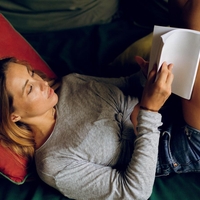 Zakaj bi morali nehati nositi telefone v spalnico?