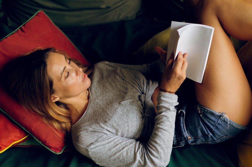 Zakaj bi morali nehati nositi telefone v spalnico? (foto: profimedia)