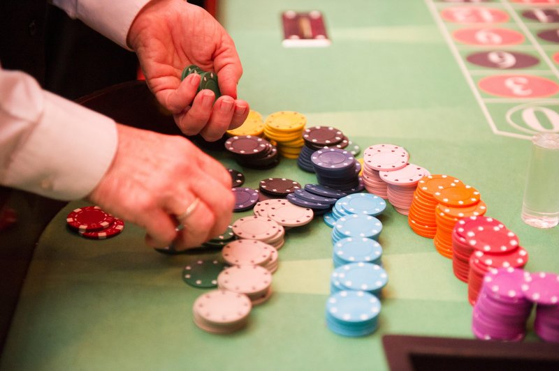 Zdravljeni odvisnik od iger na srečo: "Vse se začne kot šala, nato pa dobiš prvi dobitek in se ne moreš več ustaviti"