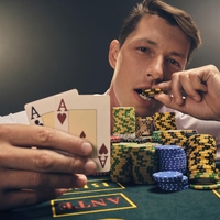 Zdravljeni odvisnik od iger na srečo: "Vse se začne kot šala, nato pa dobiš prvi dobitek in se ne moreš več ustaviti"