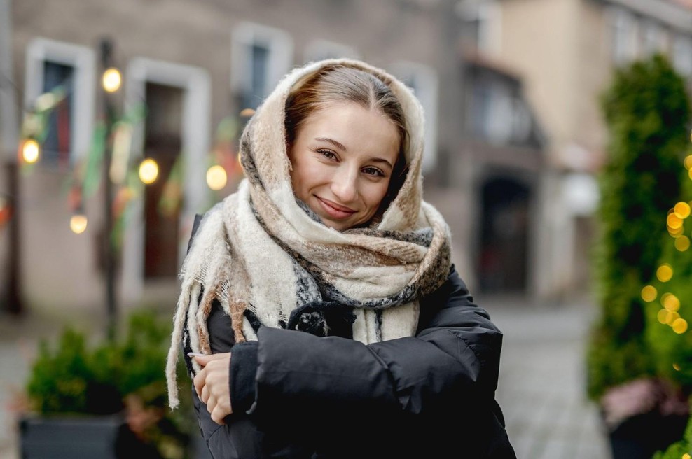 Kaj pomeni, če vas pogosto zebe in mrazi? V ozadju so lahko tudi psihološki vzroki (foto: profimedia)