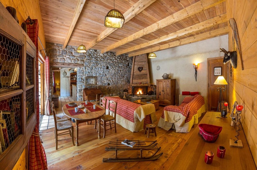 Kako osvetlitev doma vpliva na vaše razpoloženje? In kako jo prilagoditi temnim zimskim dnem? (foto: profimedia)