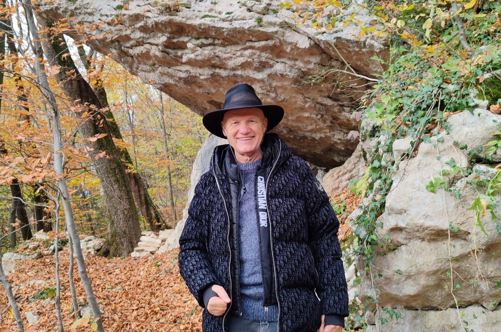 Dr. Semir Osmanagić obiskal megalit na Planini pri Sevnici: "Slovenija je dežela čudes!" (foto: Zavod Zvezdne poti)