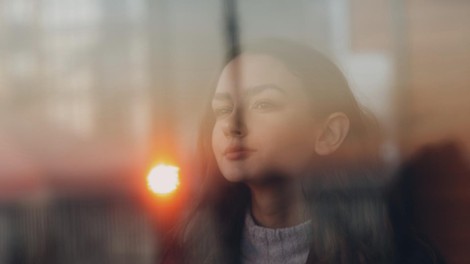 Bojana Pustinek: "Kaj nam pomaga tehnološki napredek, če ljudje izgubljajo voljo do življenja?"