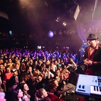 Sladica v Cvetličarni: večer, ki nas spomni, kako lepo je biti del skupne energije