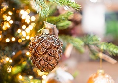 Veste, katera barva letos zaznamuje božični čas? Nosi poseben pomen!