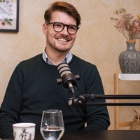 Drago Švajger: “Naša samopodoba ni zdrava, če ves čas preverjamo všečke.” (Sensa podkast z Ano Vehovar)