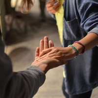 Danes je dan prostovoljstva: kako pomoč drugim izboljša naše življenje?