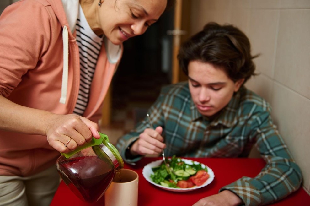 Carl Jung: Nihče ne more zadušiti dečka tako kot mati s svojim pretiranim nadzorom (foto: profimedia)