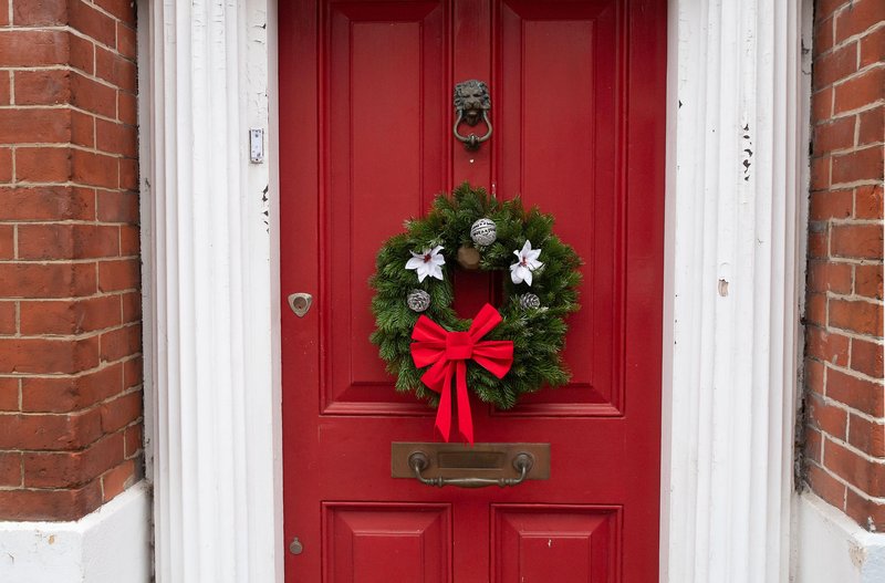 Kam je najbolje postaviti božično smreko, da bo prinesla pozitivno energijo v dom?