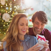 Katera božična darila so "rdeča zastavica" za zvezo? Nekatere ste gotovo že kdaj podarili