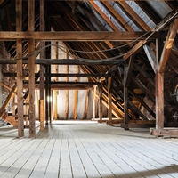 Par je kupil sanjsko hišo: vsi so osupli nad tem, kar sta našla na podstrešju