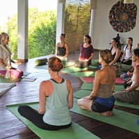 V današnjem 'duhovnem svetu' prevladujejo številne manipulacije, ki obljubljajo čudežno ozdravitev vseh osebnih težav