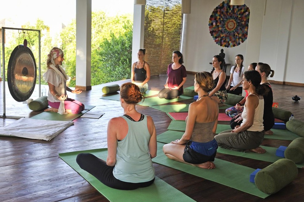 V današnjem 'duhovnem svetu' prevladujejo številne manipulacije, ki obljubljajo čudežno ozdravitev vseh osebnih težav (foto: profimedia)