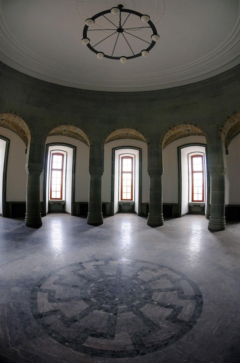 Wewelsburg: grad, kjer so duhovnost uporabili za opravičevanje zla