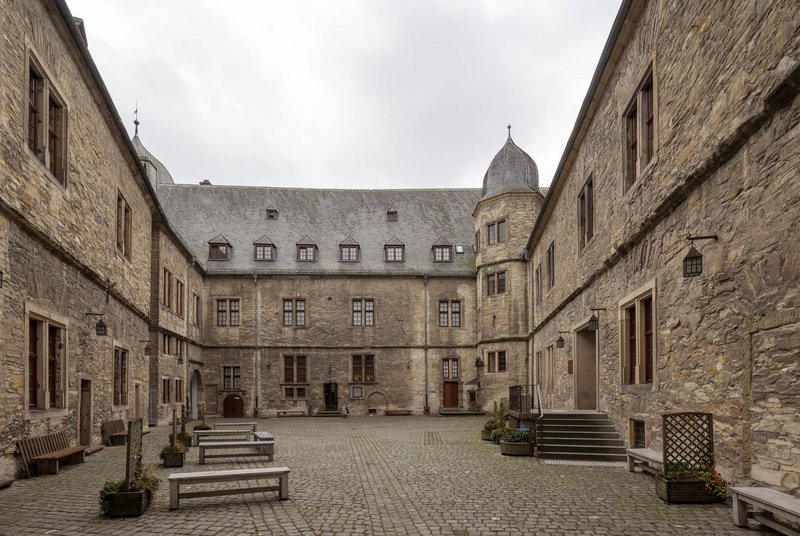 Wewelsburg: grad, kjer so duhovnost uporabili za opravičevanje zla