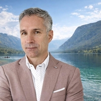 Ponovno z vami: Sensa vikend z Matejem Škufco: POSTAVITEV DRUŽINE (20. - 22. marec 2026)