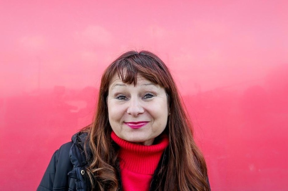 Violeta Tomić v knjigi 'Ubogaj mamo in ne pozabi očeta' razkriva globoko pretresljivo osebno zgodbo (foto: profimedia)