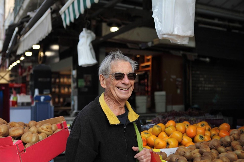 Nevrokirurg Leon (92) razkriva, katera sladica ohranja možgane mlade: lahko jo jeste vsak dan, a pod enim pogojem (foto: profimedia)
