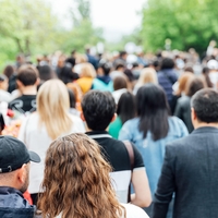 Je UTD (univerzalni temeljni dohodek) nevarna utopija, kapitalistični trojanski konj ali nujen odgovor na razpad socialne varnosti?