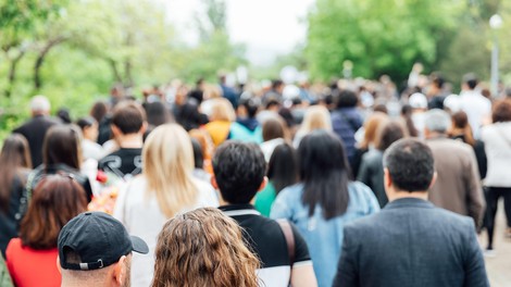 Je UTD (univerzalni temeljni dohodek) nevarna utopija, kapitalistični trojanski konj ali nujen odgovor na razpad socialne varnosti?