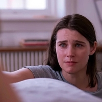 Terapevtka poudarja, da je anksioznost – čeprav izrazito neprijetna – sporočilo, ki nas opozori, kdaj zapuščamo sebe