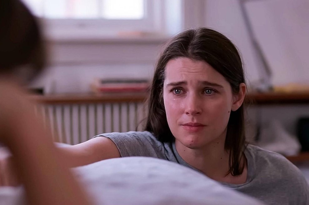 Terapevtka poudarja, da je anksioznost – čeprav izrazito neprijetna – sporočilo, ki nas opozori, kdaj zapuščamo sebe (foto: profimedia)