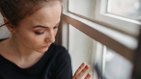 Zakaj super starši vseeno vzgojijo depresivne otroke? Psihologi opozarjajo, da pogosto ne želijo, da bi otroci postali samostojni