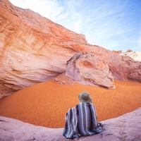 Rumi: ”Ni vam treba iskati ljubezni, ampak rušiti zidove, ki ste jih zgradili okrog nje.”