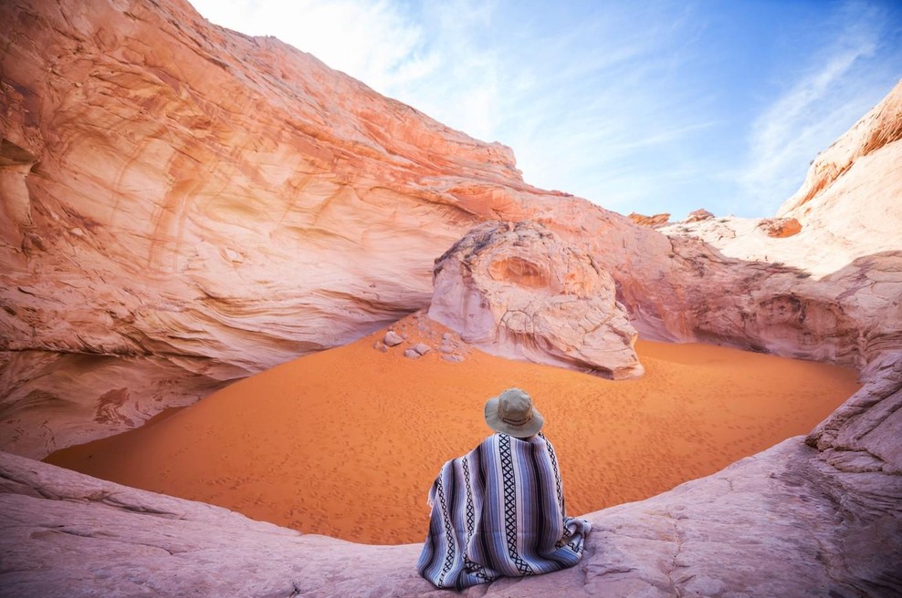 Rumi: ”Ni vam treba iskati ljubezni, ampak rušiti zidove, ki ste jih zgradili okrog nje.” (foto: profimedia)