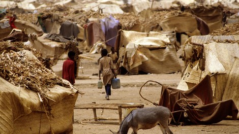 Sudan trpi, svet molči: Milijoni žrtev dvolične mednarodne skupnosti