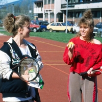 Ko ni bilo nujno, da vse delimo ali izvemo takoj: 9 stvari, ki jih pogrešamo iz 90ih