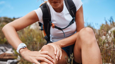 Zakaj vas po pohodu bolijo kolena