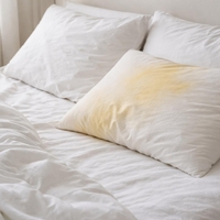 Rumenkaste prevleke za blazine lahko postanejo bele kot sneg brez belila: rešitev za nekaj centov odstrani vso umazanijo