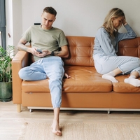 Ko ženska vara, je za to kriv izključno njen partner? Nekateri psihologi to trdijo – se strinjate?