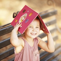 Zakaj ni dobro, da otrok že pri treh letih zna brati? Otroška psihologinja pojasnjuje posledice "prehitrega razvoja"