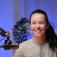 Dr. Lucija Čevnik: "Kako naj ljubim svojega otroka, če težko ljubim samo sebe?"